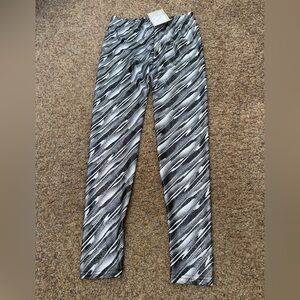 NWT - Dori Creations Leggings - Black and White Shiny pattern - Girls L (12/14)